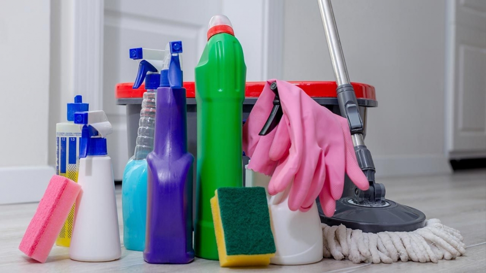 5 productos de limpieza que debes tener a la mano en casa